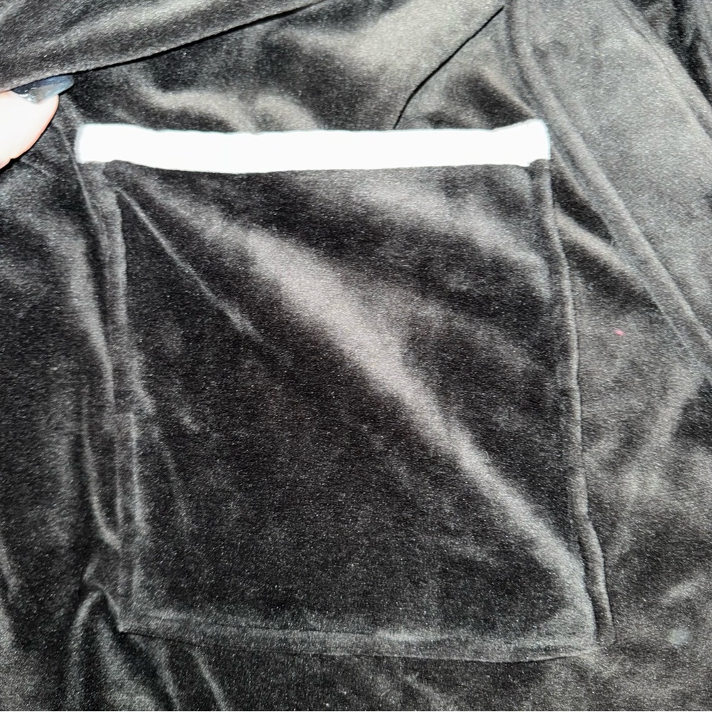 Simply Vera Black Robe - Picture 5 of 5